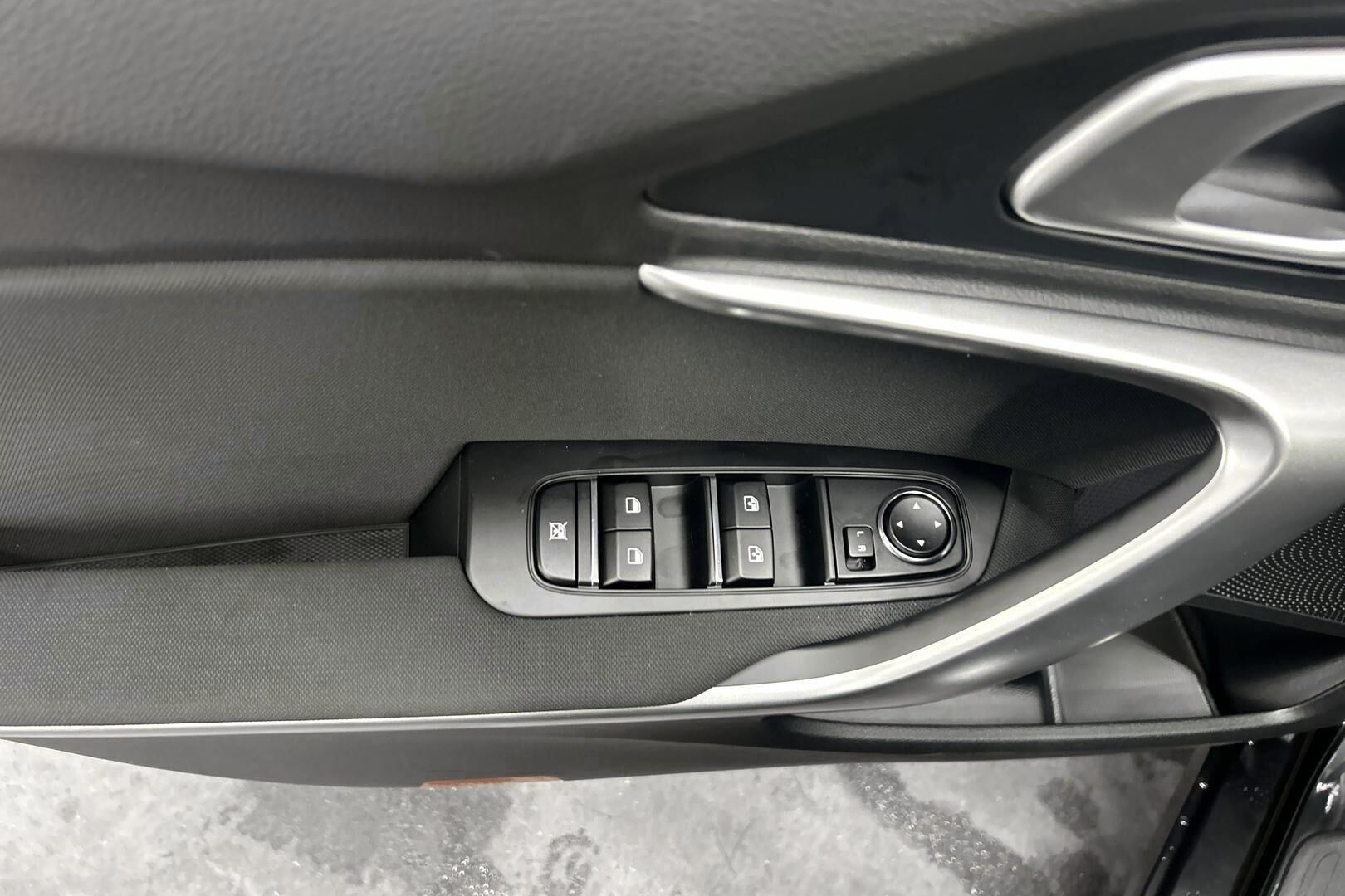 Kia Ceed iso kuva 23