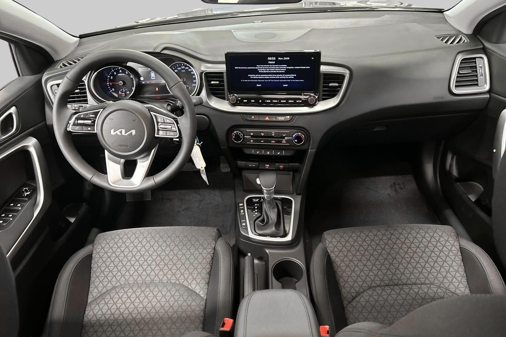 Kia Ceed iso kuva 10