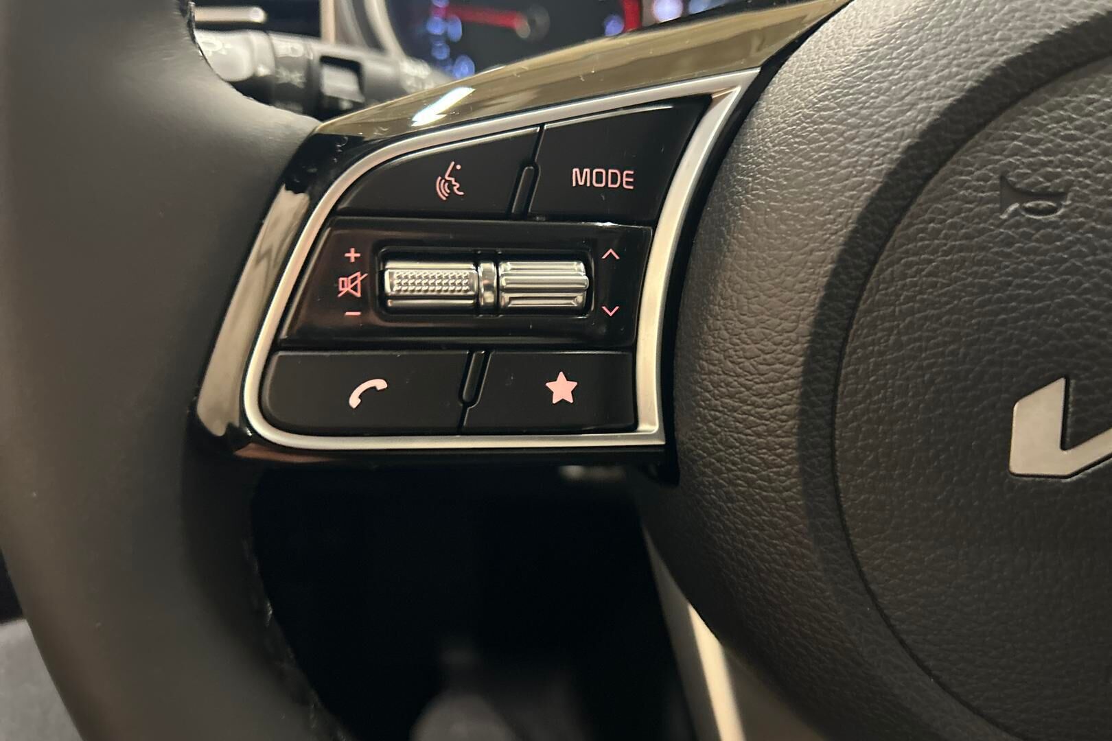 Kia Ceed iso kuva 14
