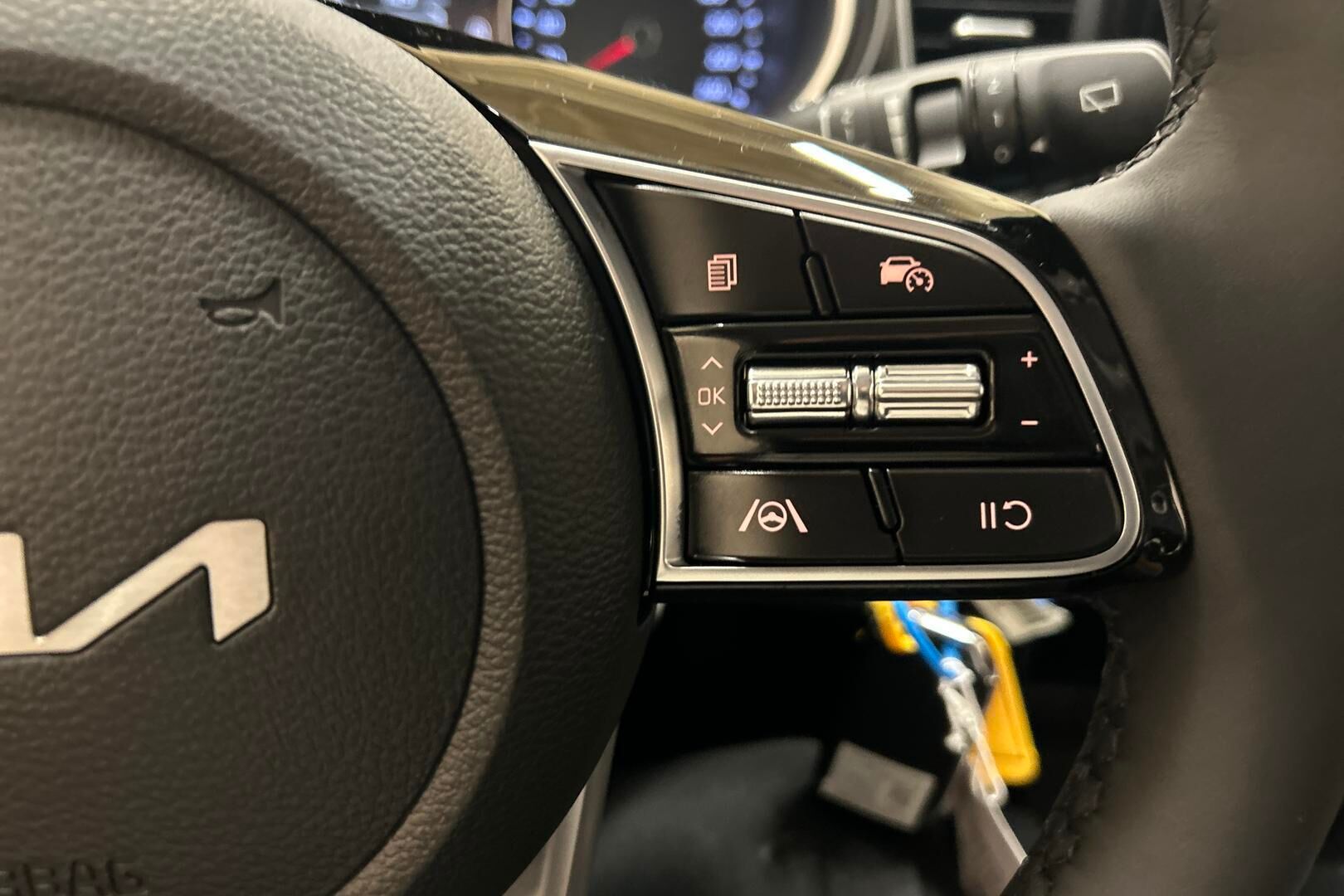 Kia Ceed iso kuva 15