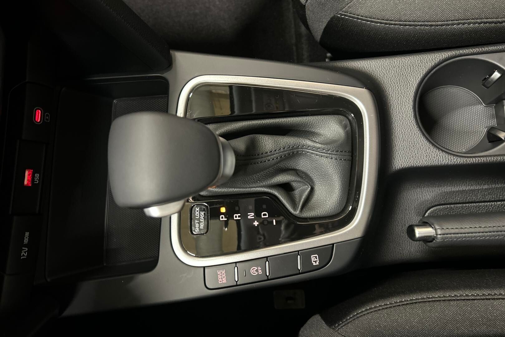 Kia Ceed iso kuva 19