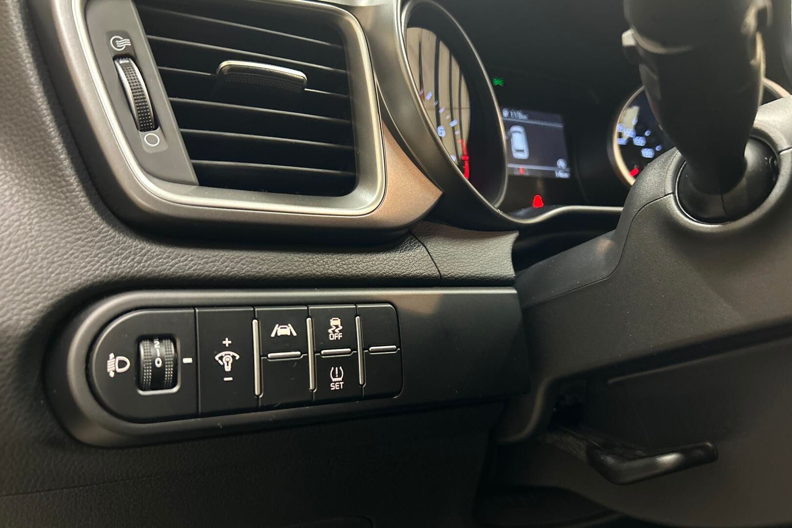 Kia Ceed iso kuva 22