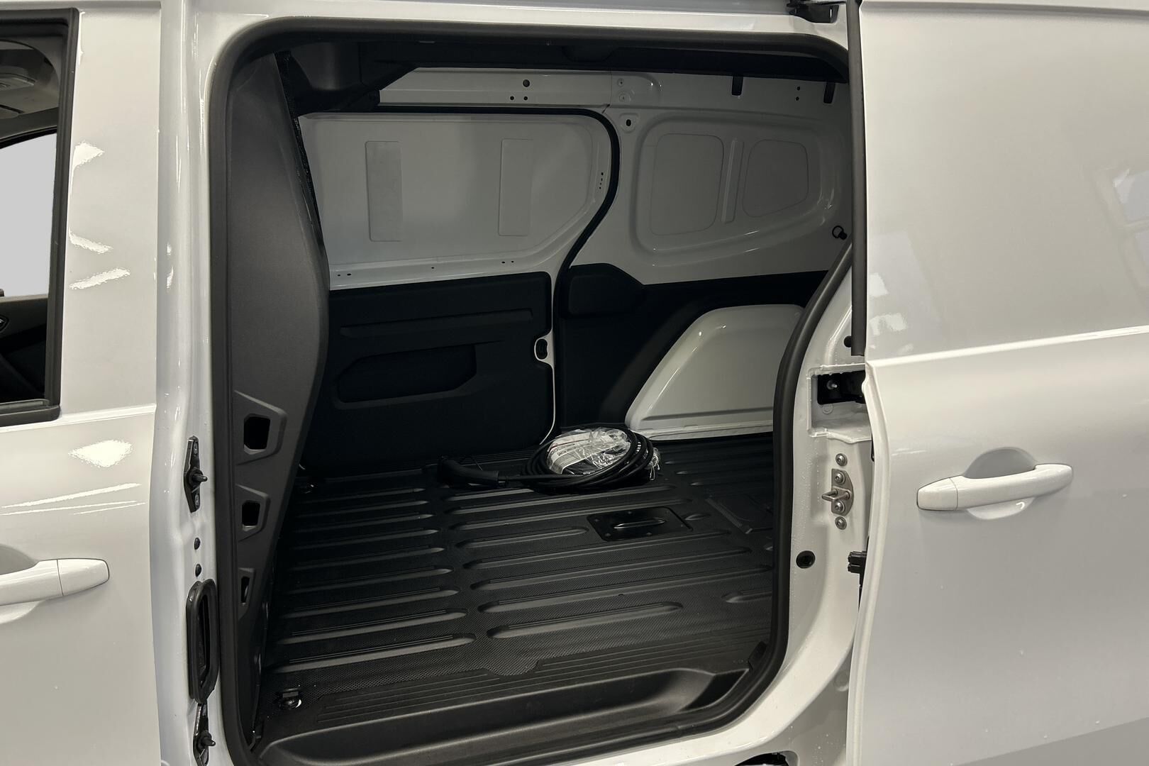 Nissan Townstar iso kuva 9