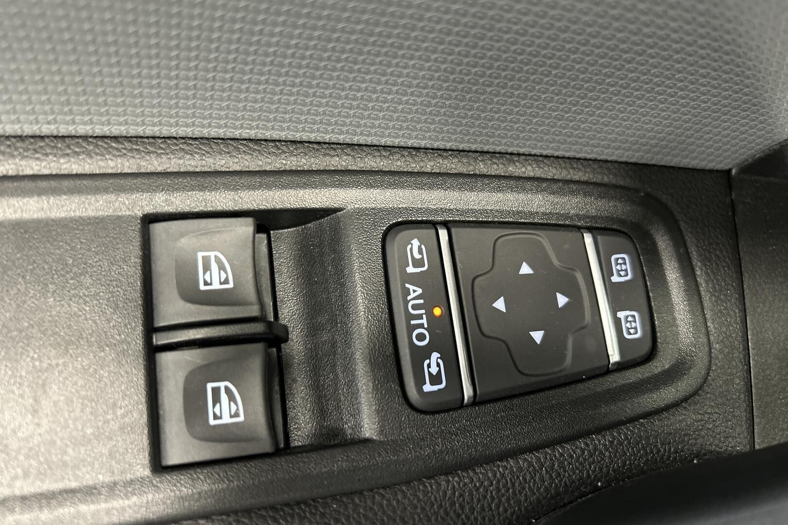 Nissan Townstar iso kuva 24