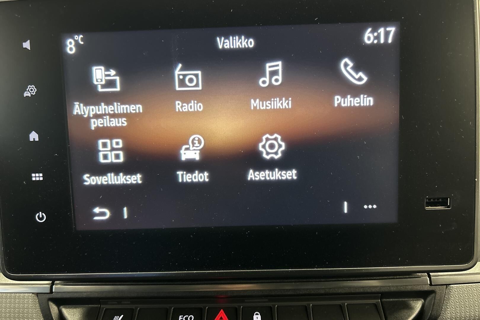 Nissan Townstar iso kuva 18