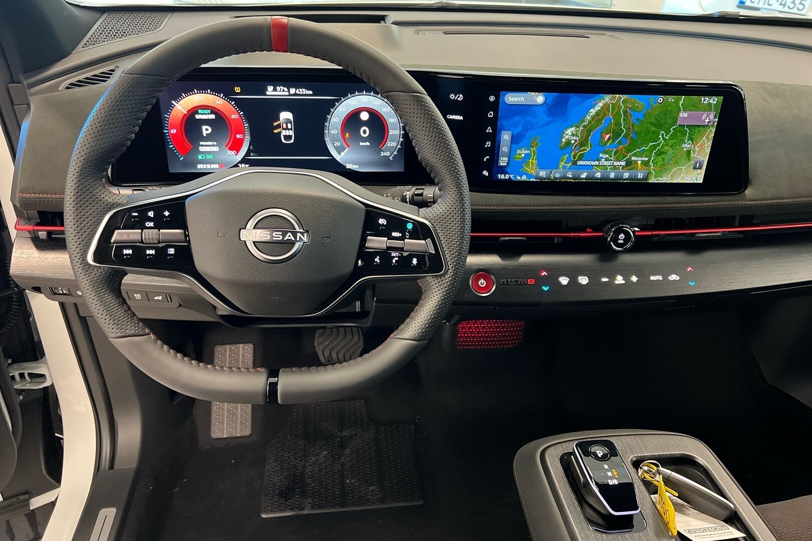 Nissan Ariya iso kuva 14