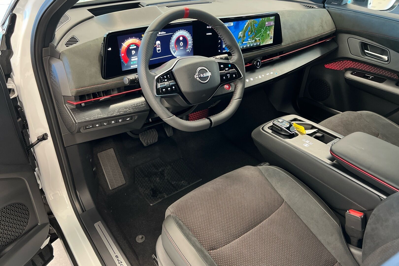 Nissan Ariya iso kuva 16