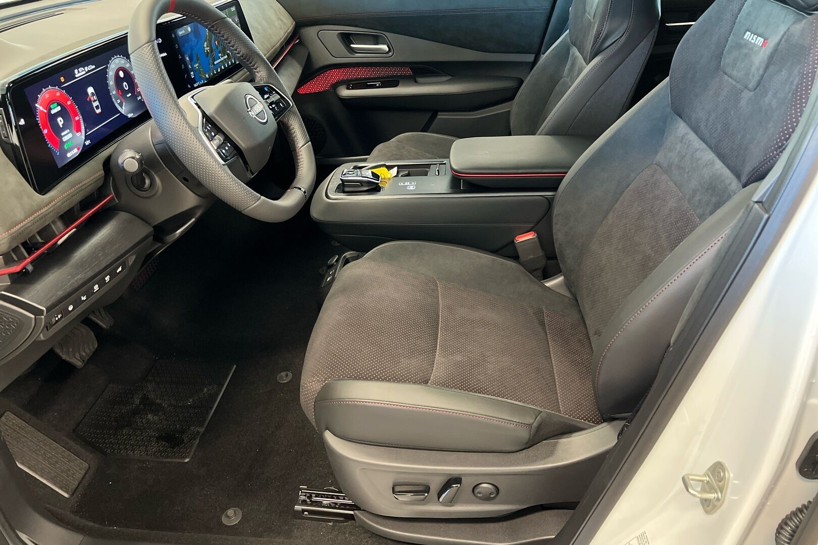 Nissan Ariya iso kuva 5