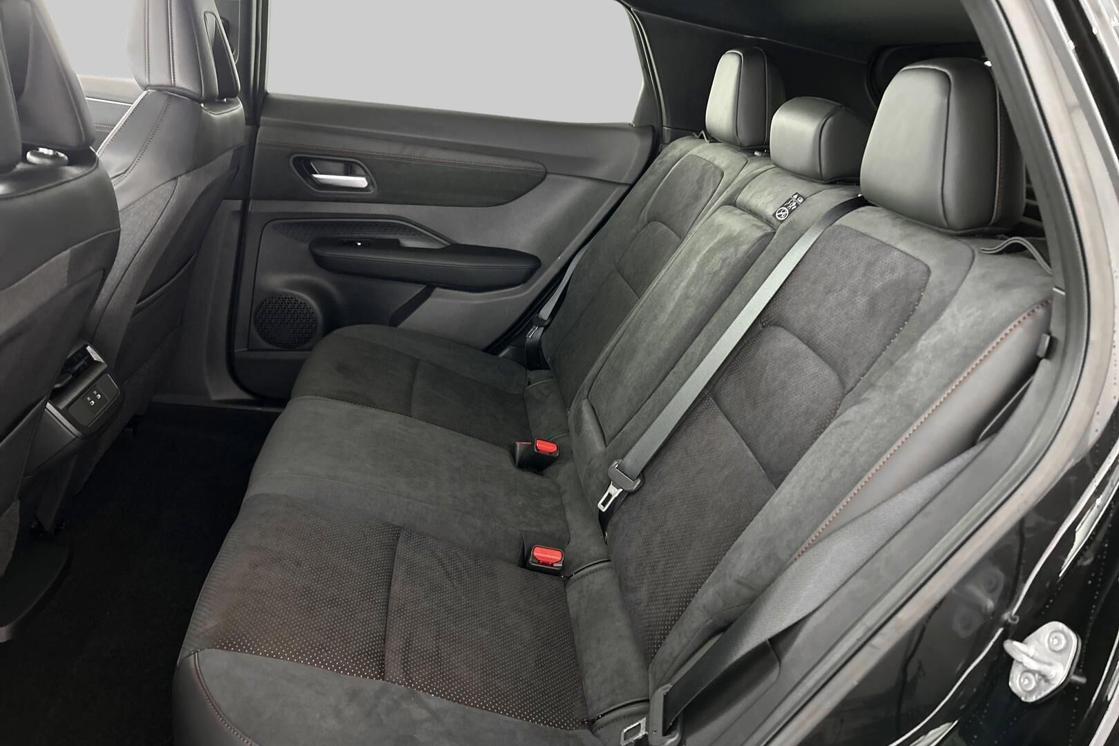 NISSAN Ariya iso kuva 9