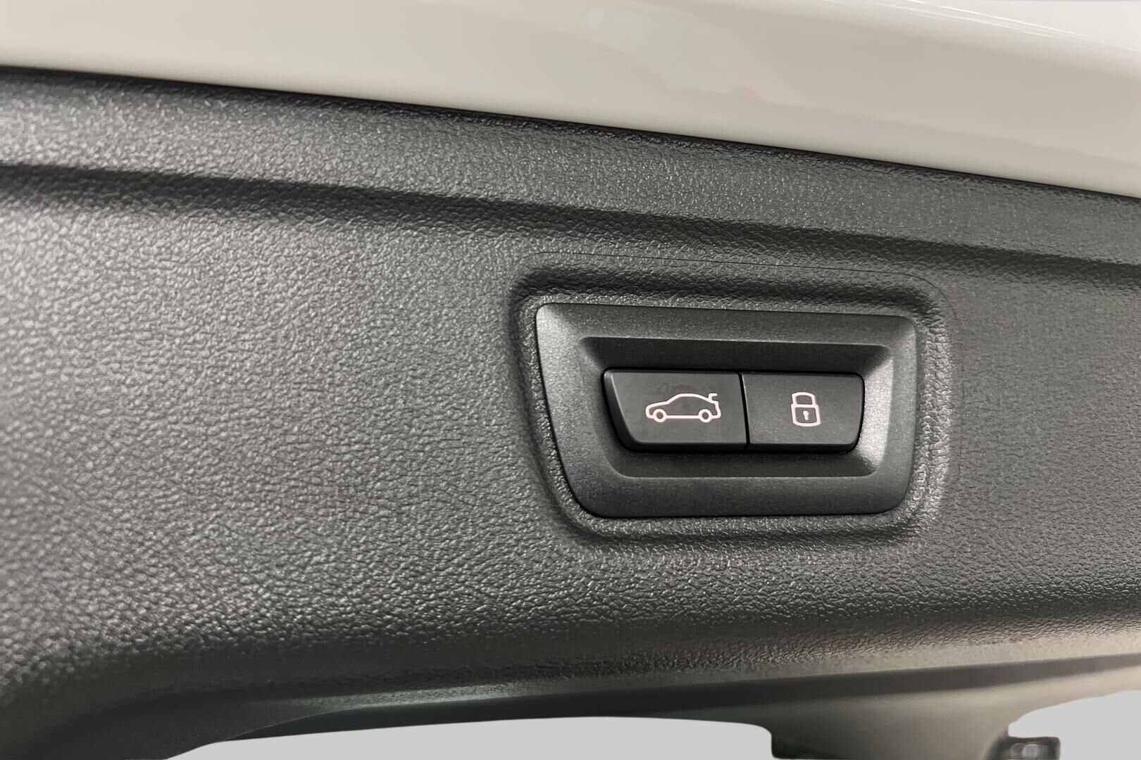 BMW 3-sarja iso kuva 17