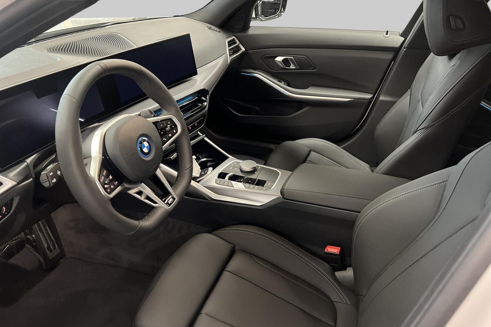 BMW 3-sarja iso kuva 14