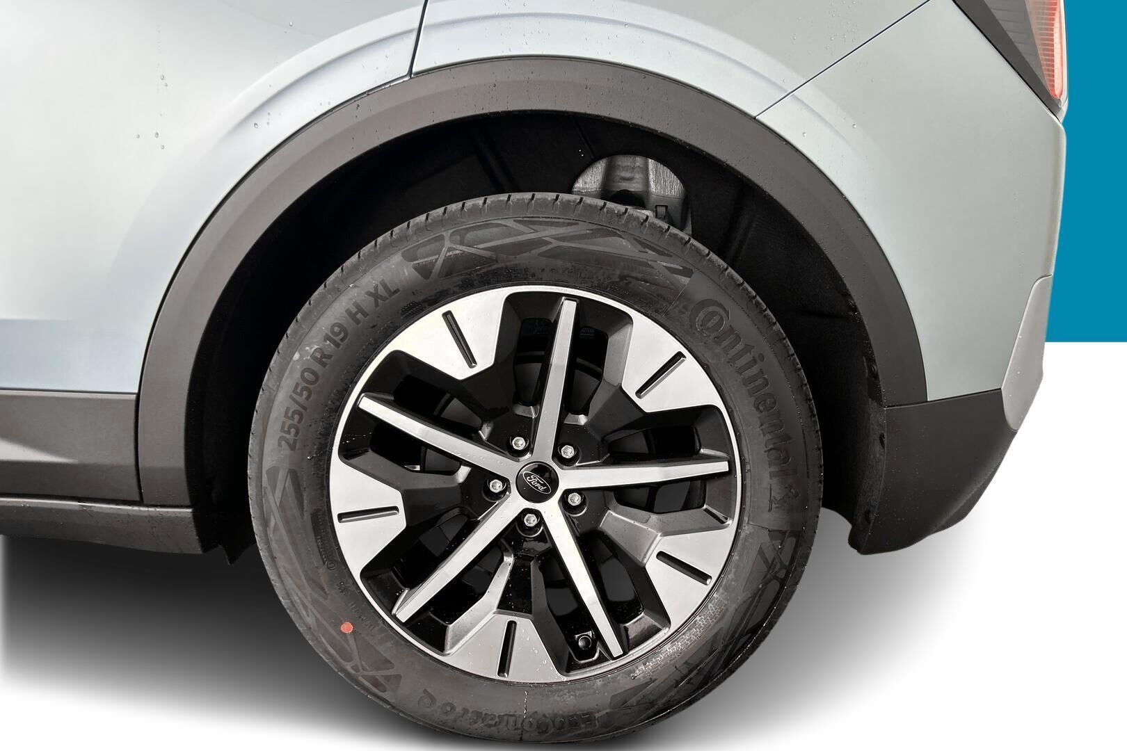 Ford Explorer iso kuva 12