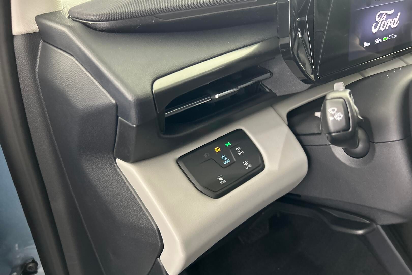 Ford Explorer iso kuva 28