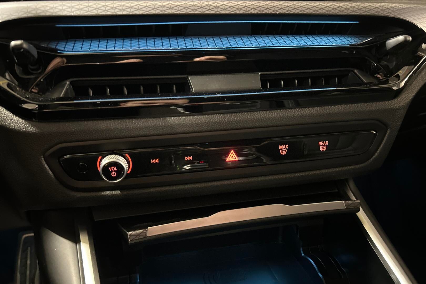 BMW 3-SARJA iso kuva 26