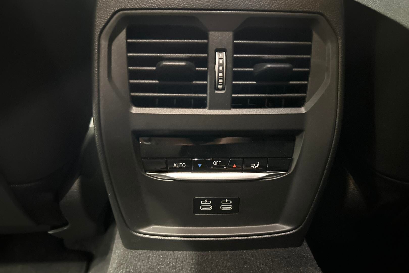 BMW 3-SARJA iso kuva 30