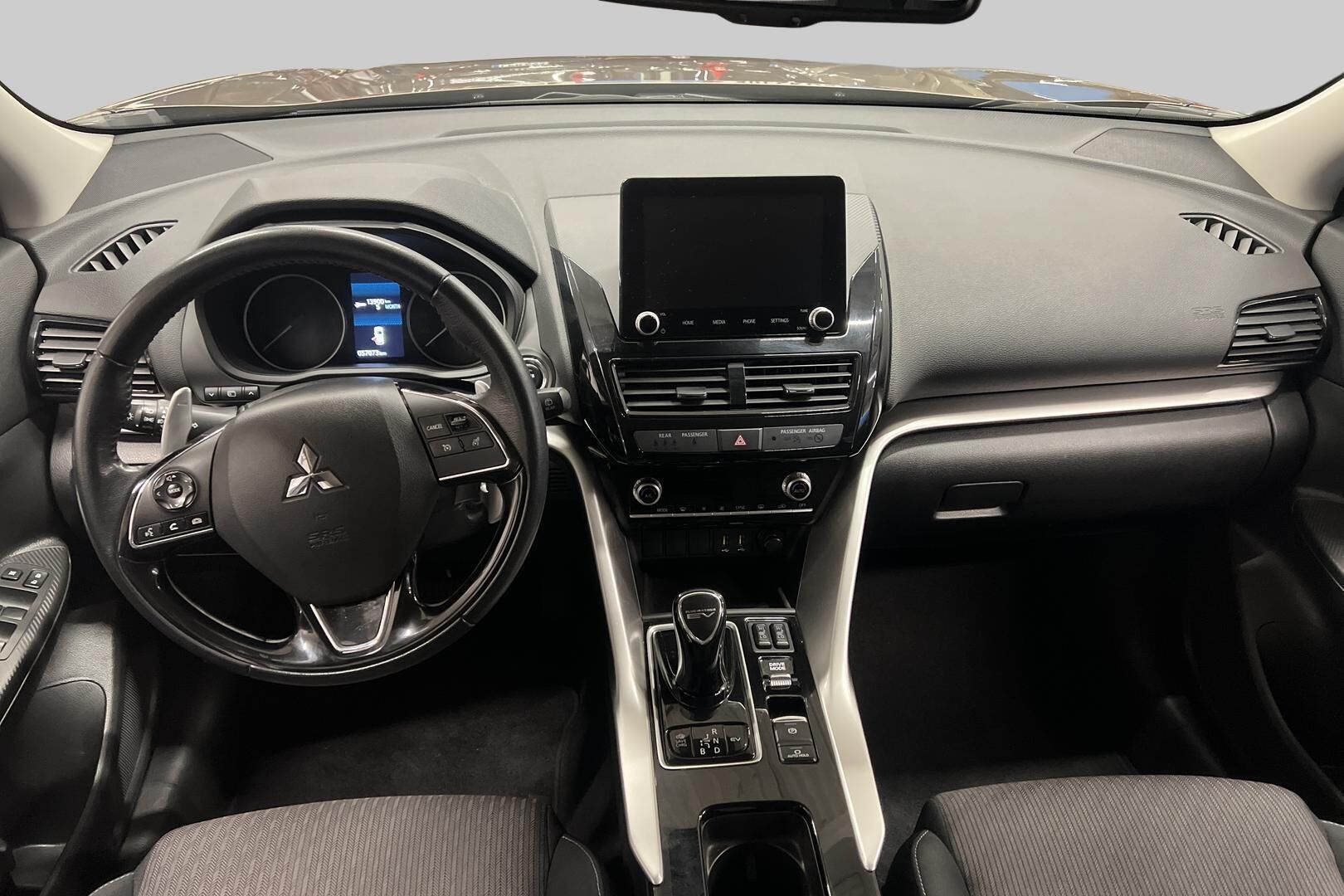 MITSUBISHI ECLIPSE CROSS iso kuva 9