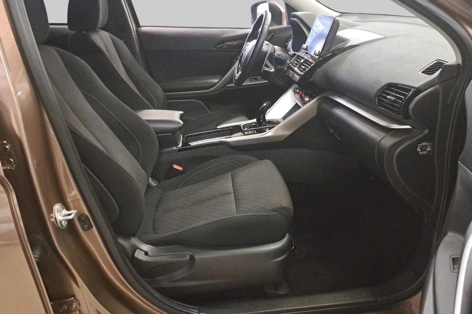 MITSUBISHI ECLIPSE CROSS iso kuva 4
