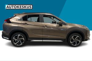 MITSUBISHI ECLIPSE CROSS esikatselu 2