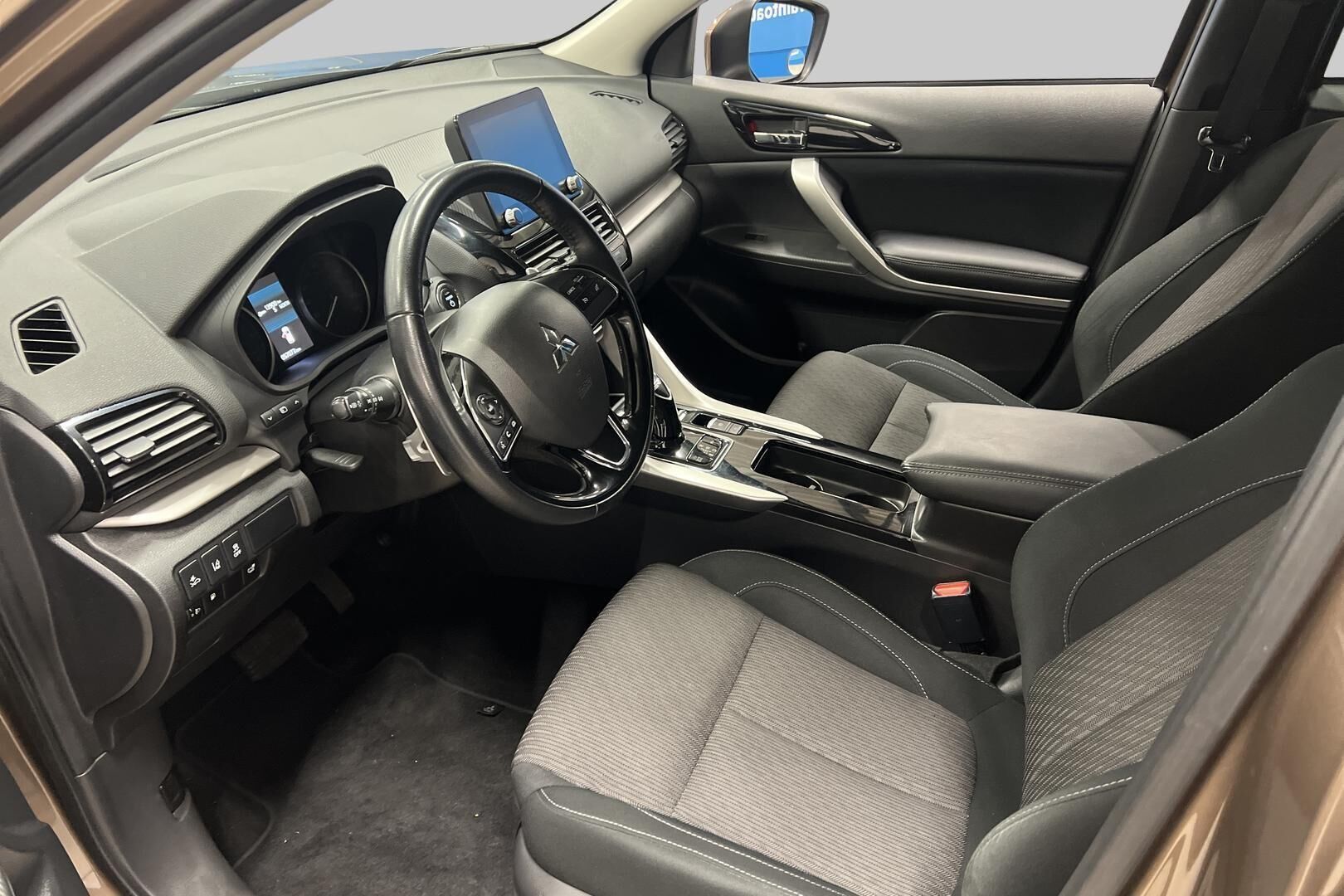 MITSUBISHI ECLIPSE CROSS iso kuva 7