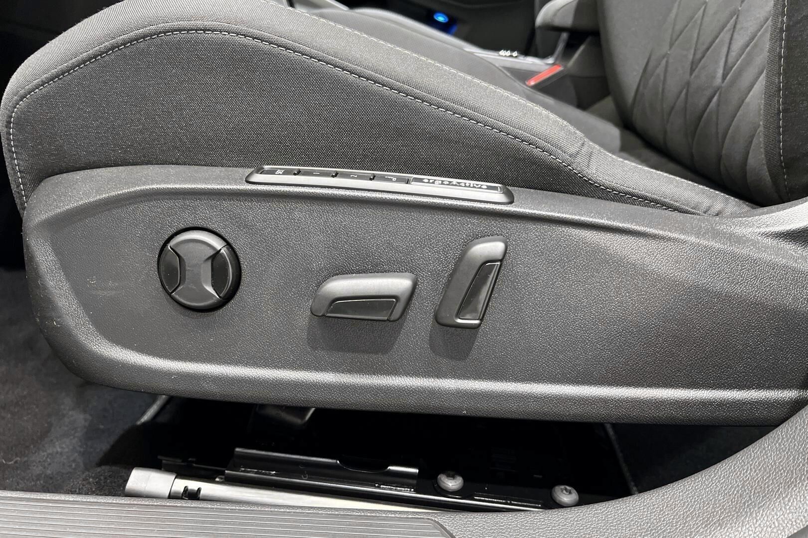 VOLKSWAGEN GOLF iso kuva 34