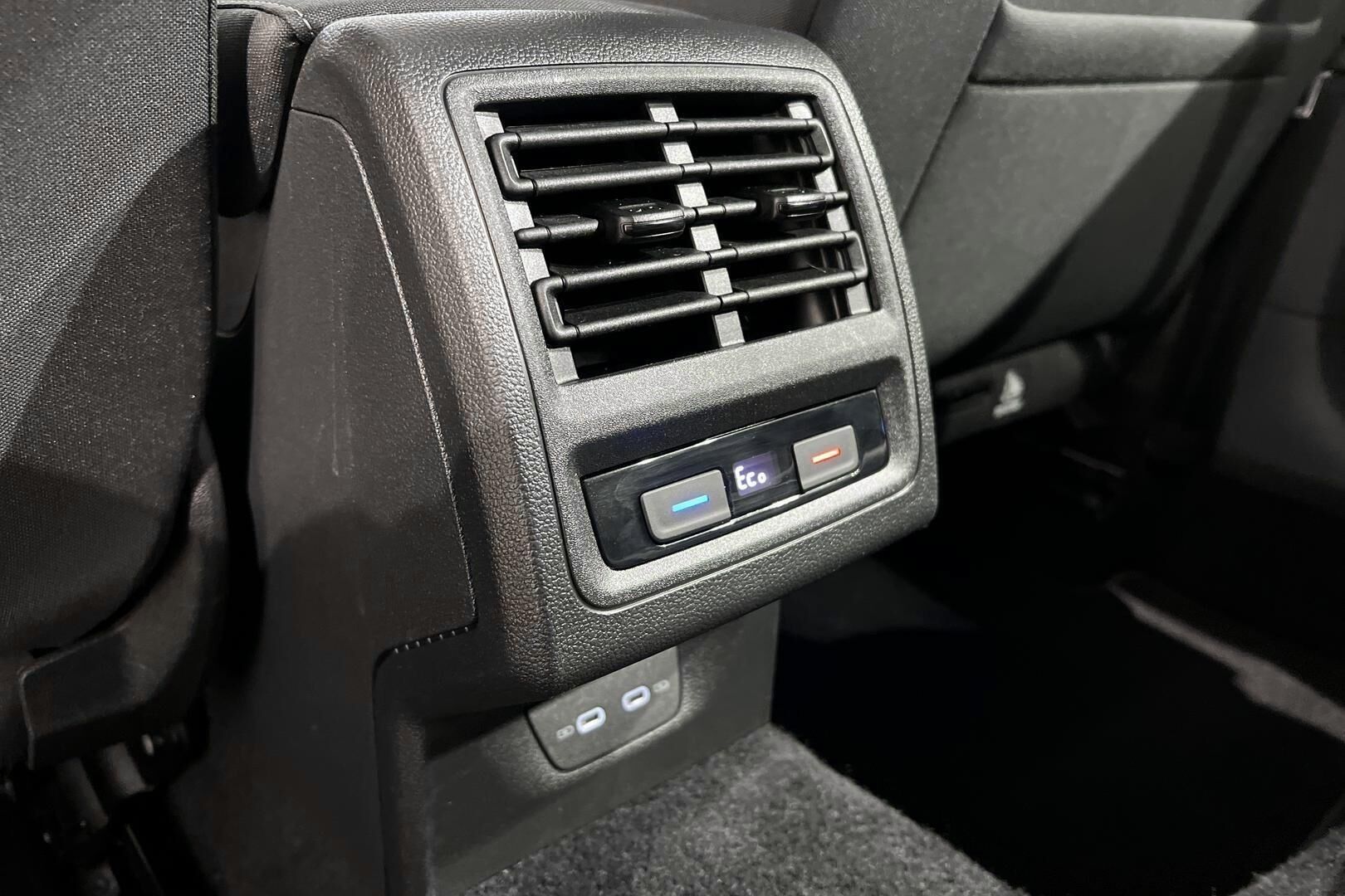 VOLKSWAGEN GOLF iso kuva 36