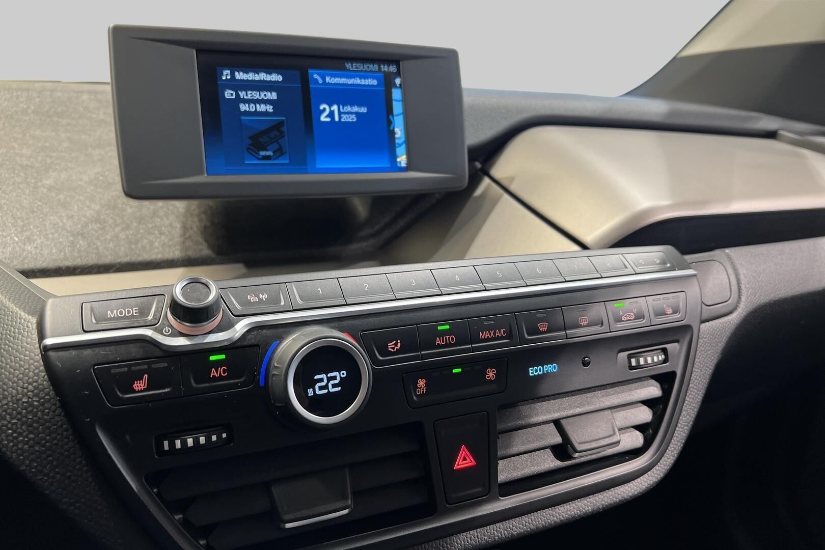 BMW I3S iso kuva 21
