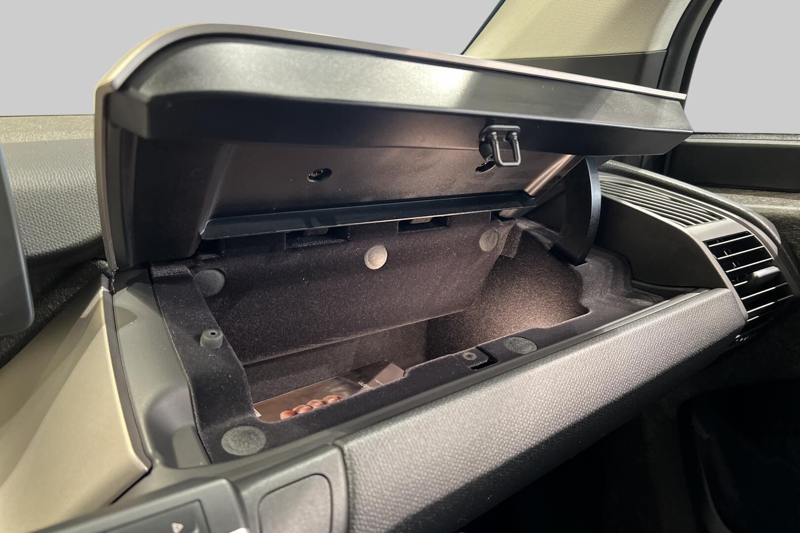 BMW I3S iso kuva 22