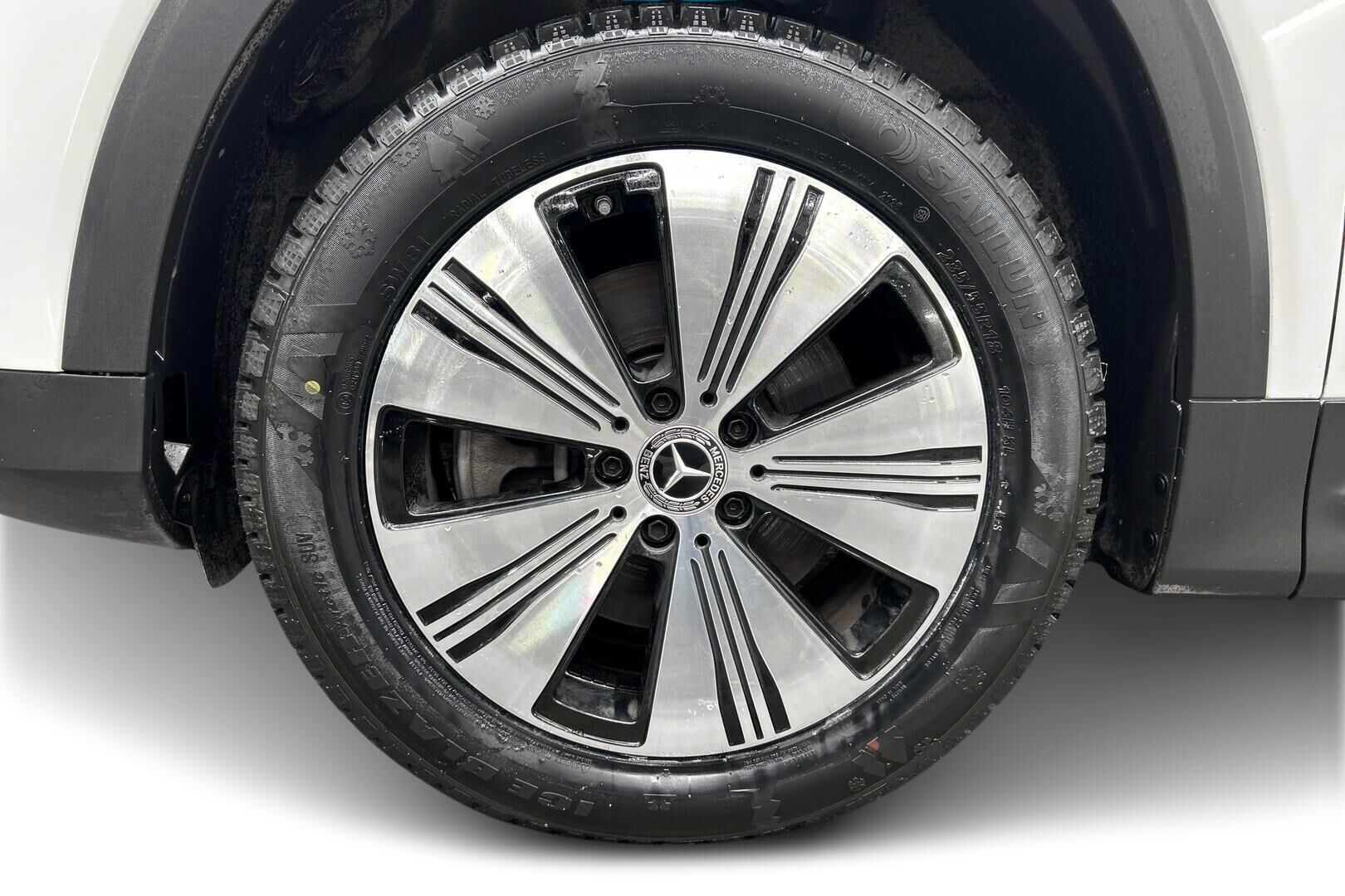 MERCEDES-BENZ EQB iso kuva 7