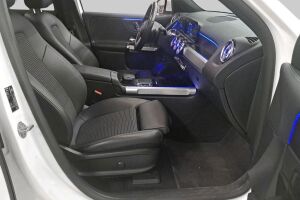 MERCEDES-BENZ EQB esikatselu 2