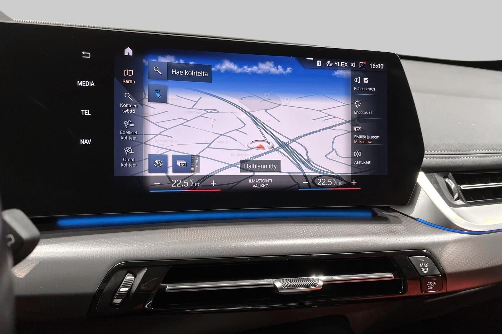 BMW IX1 iso kuva 15