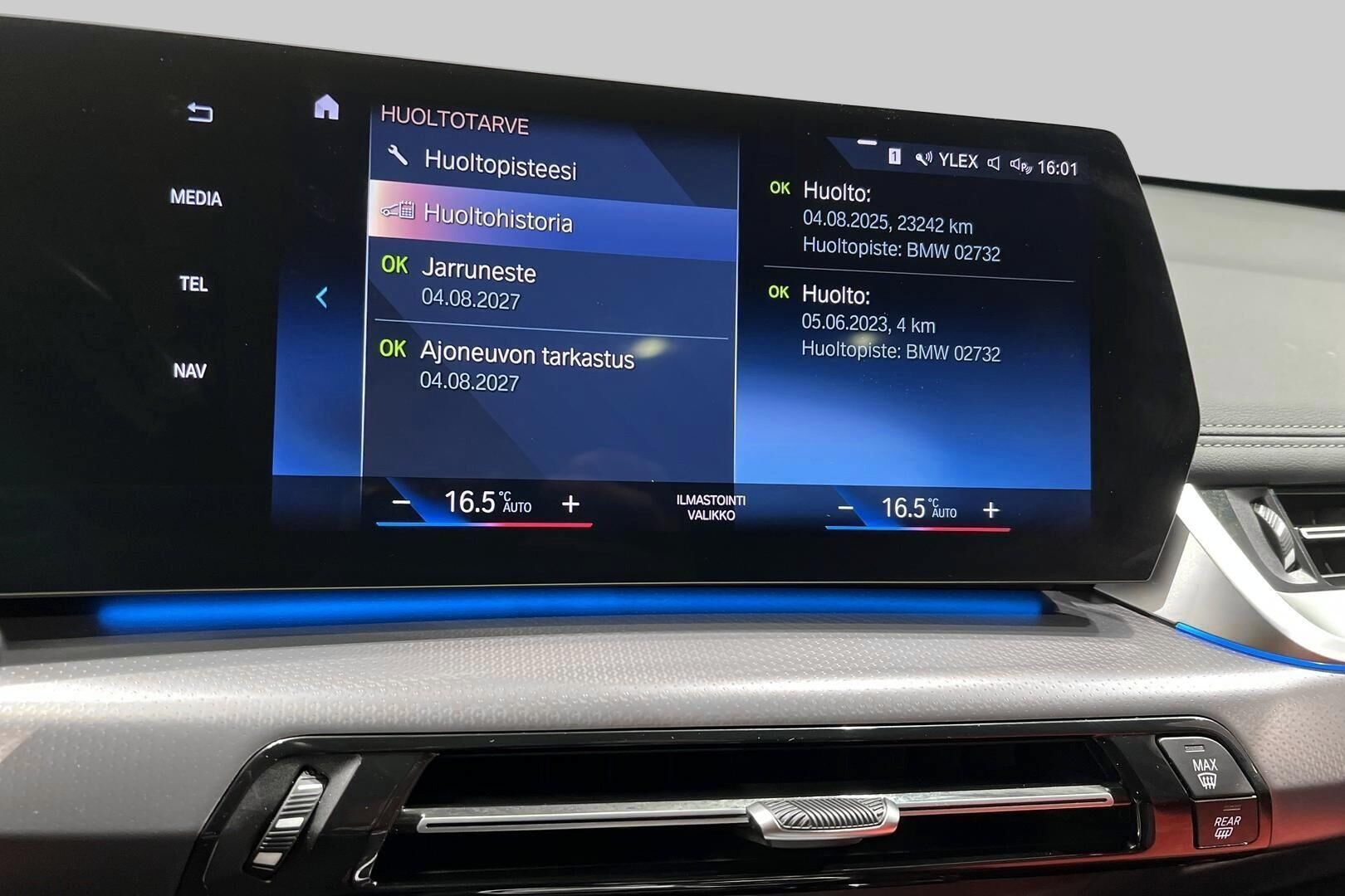 BMW IX1 iso kuva 18