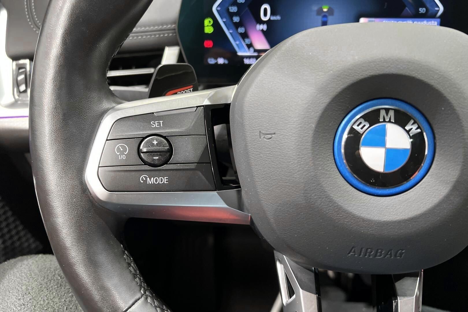 BMW IX1 iso kuva 25
