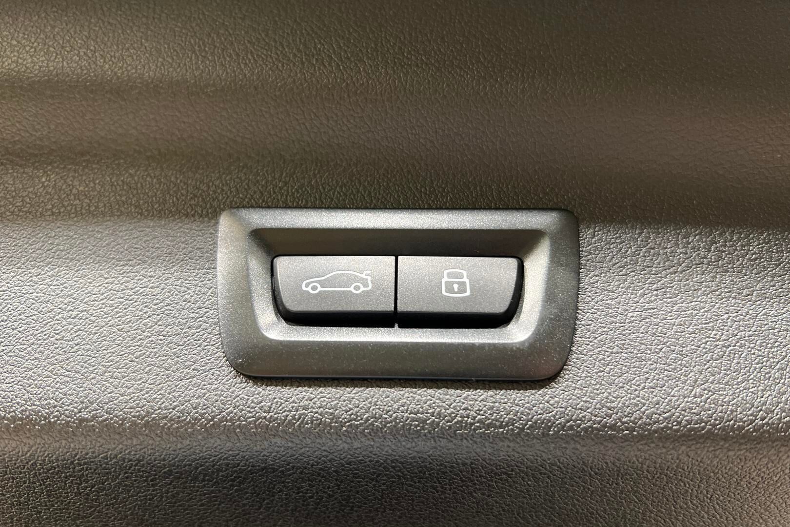 BMW IX1 iso kuva 36
