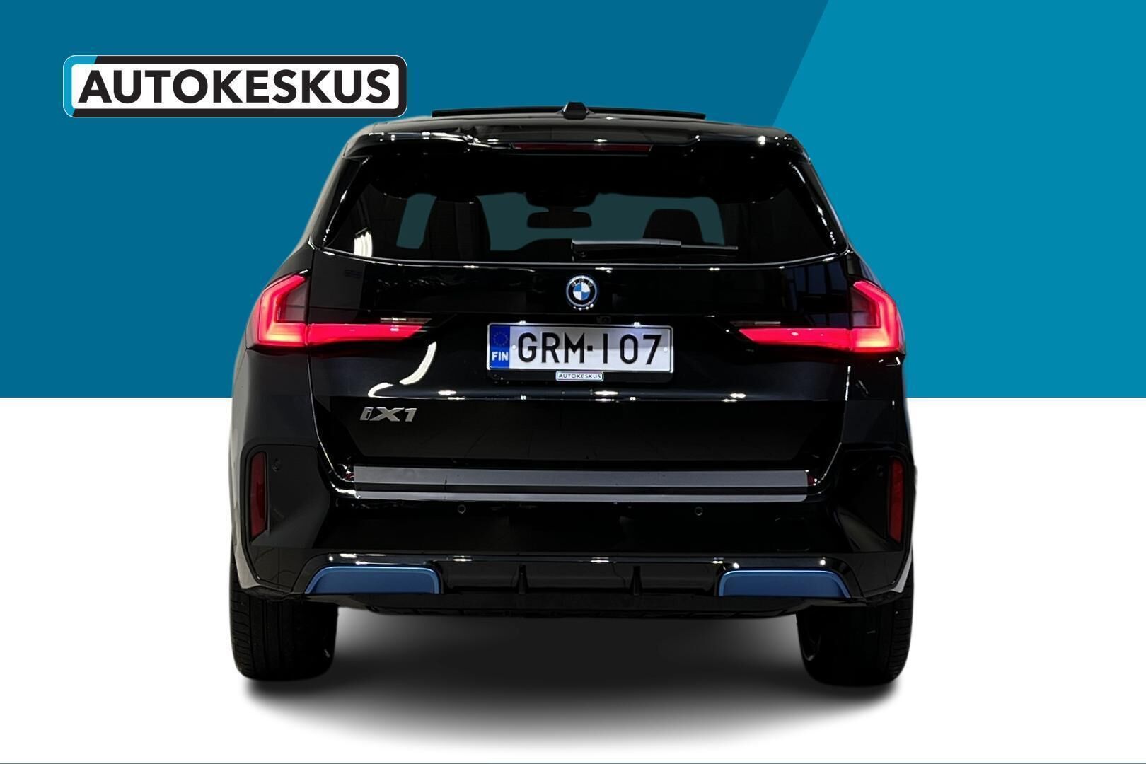 BMW IX1 iso kuva 6