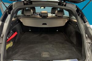 MERCEDES-BENZ EQC esikatselu 12