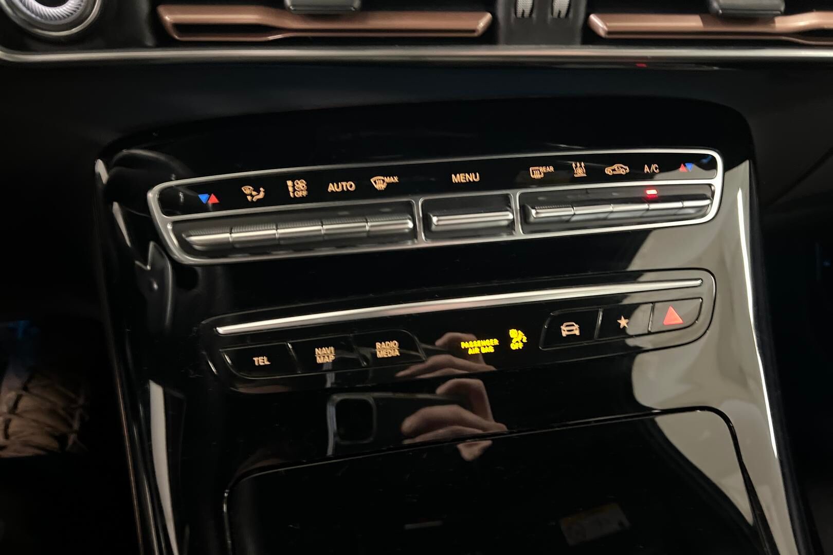 MERCEDES-BENZ EQC iso kuva 16