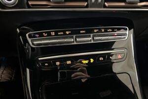 MERCEDES-BENZ EQC esikatselu 16
