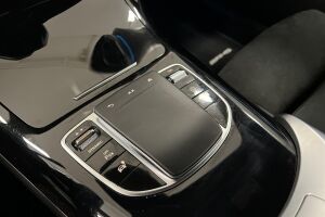 MERCEDES-BENZ EQC esikatselu 17