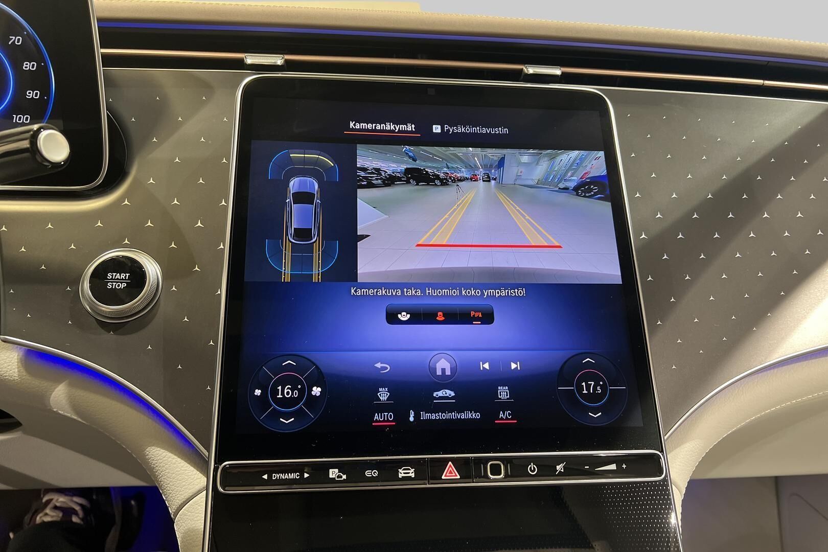 MERCEDES-BENZ EQE iso kuva 16