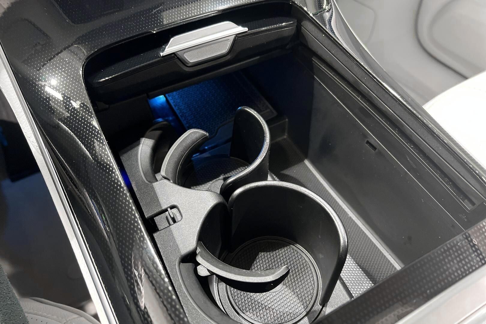 MERCEDES-BENZ EQE iso kuva 24