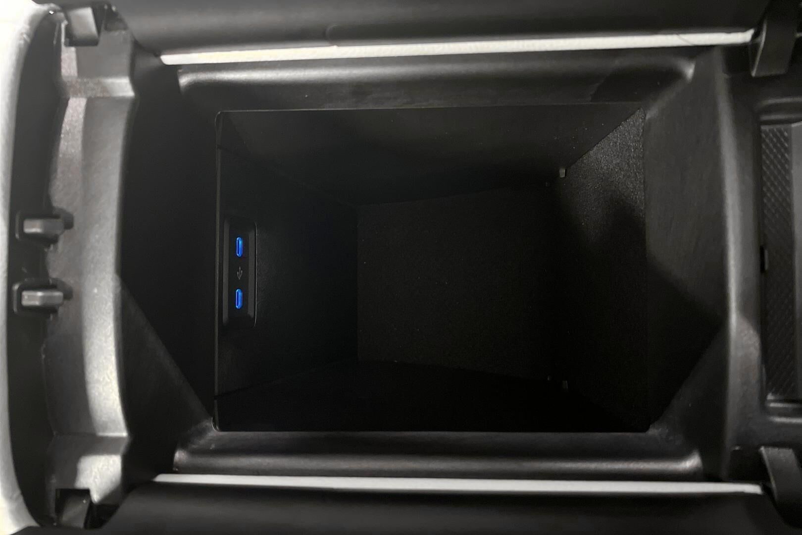 MERCEDES-BENZ EQE iso kuva 26