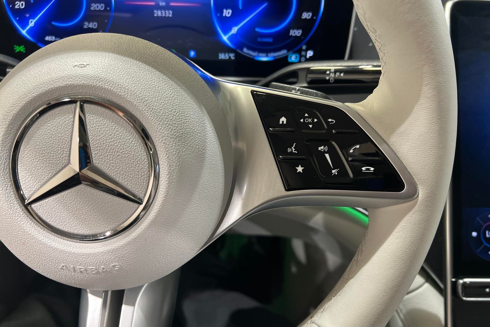 MERCEDES-BENZ EQE iso kuva 27