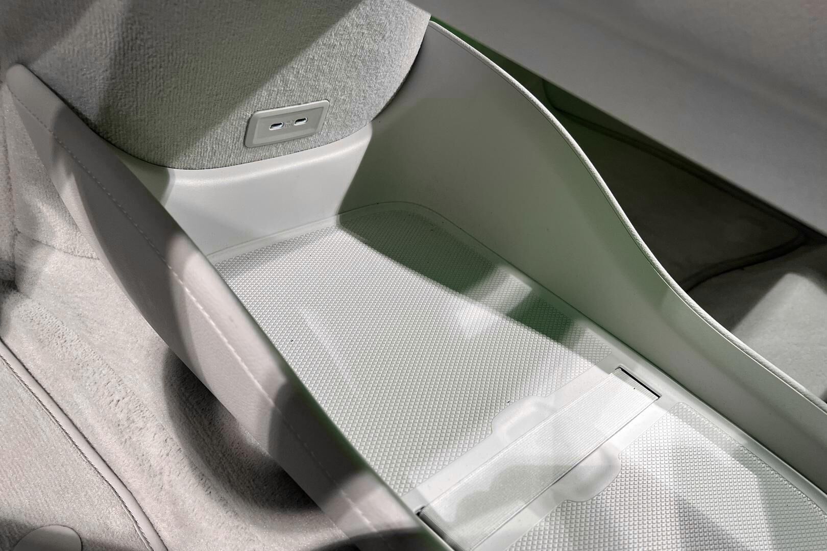 MERCEDES-BENZ EQE iso kuva 33