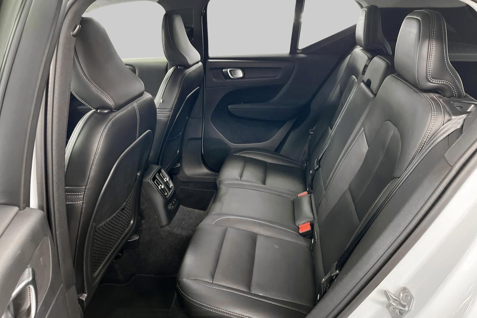 VOLVO XC40 iso kuva 10