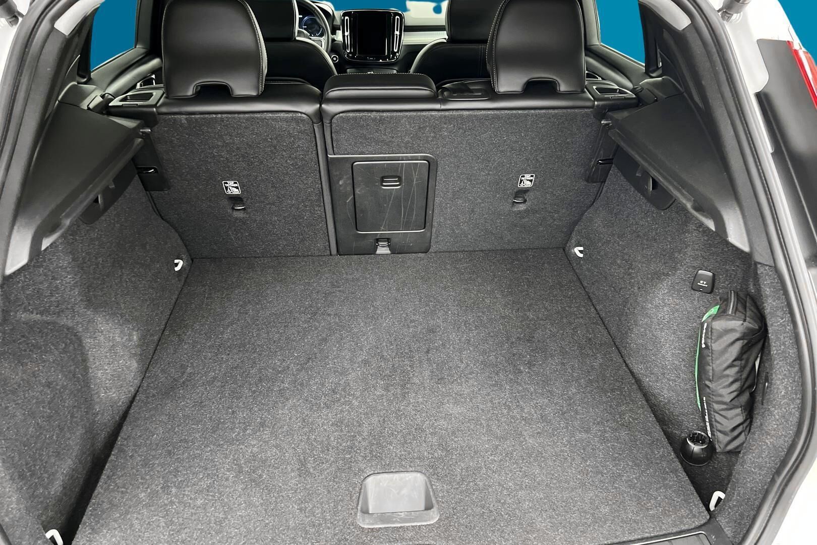 VOLVO XC40 iso kuva 12