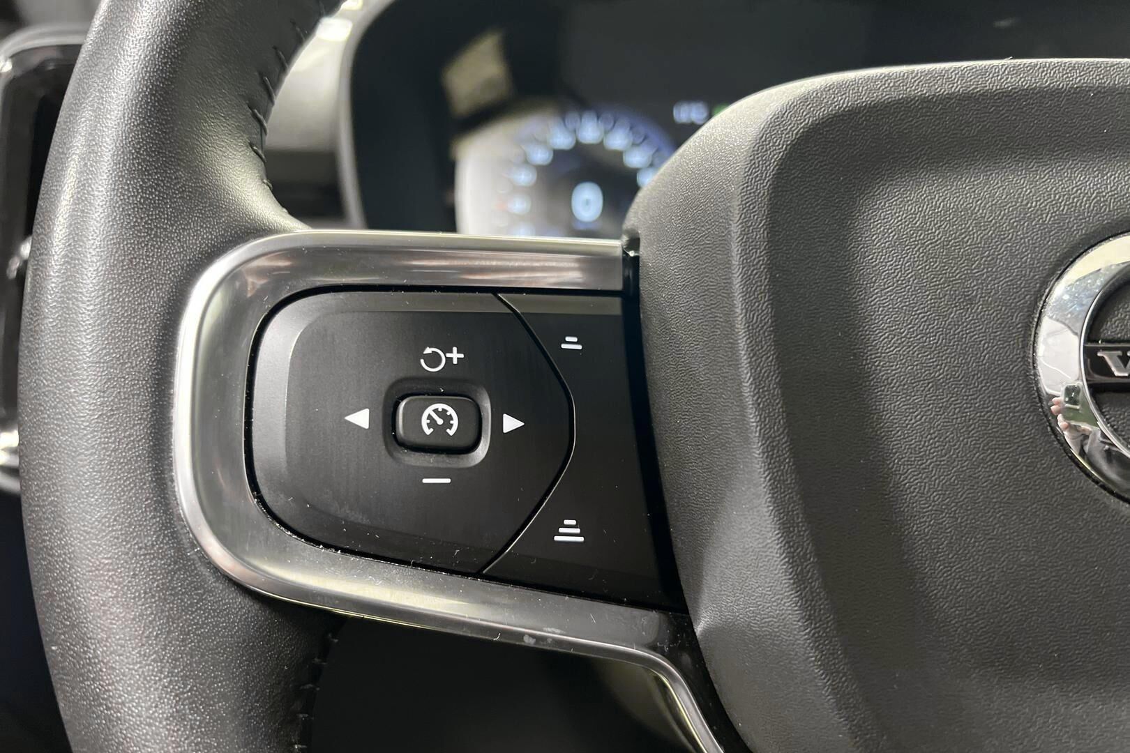 VOLVO XC40 iso kuva 17