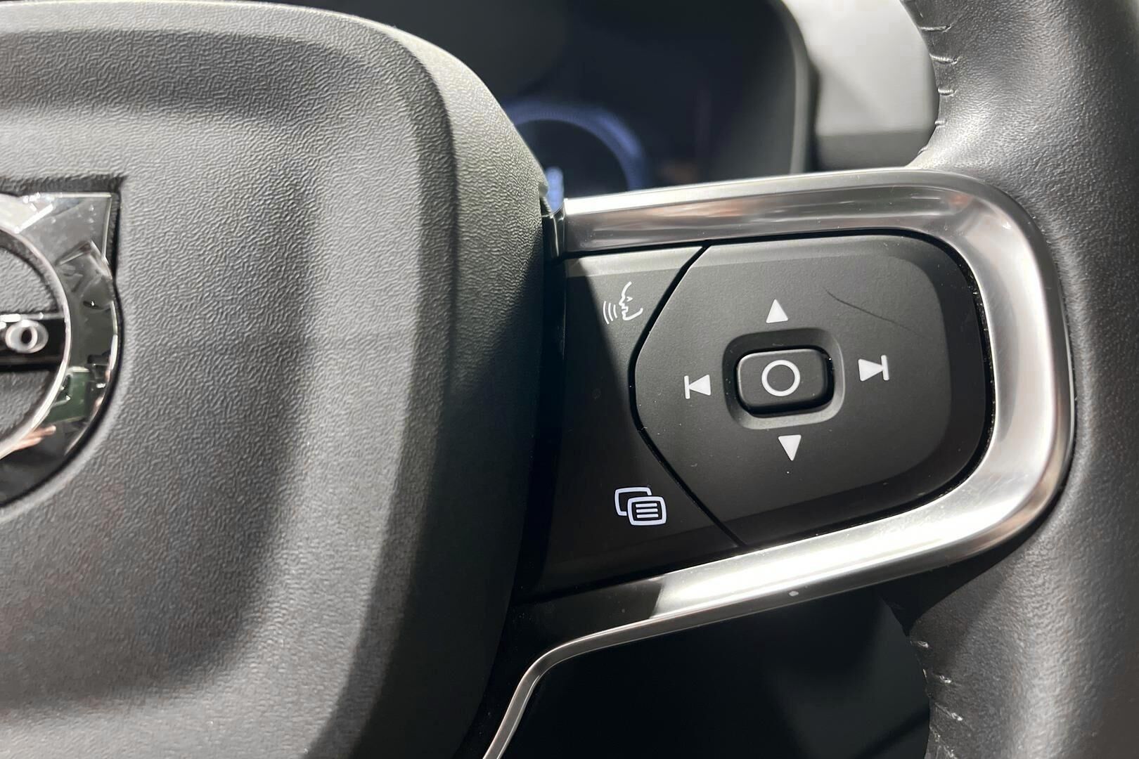 VOLVO XC40 iso kuva 18