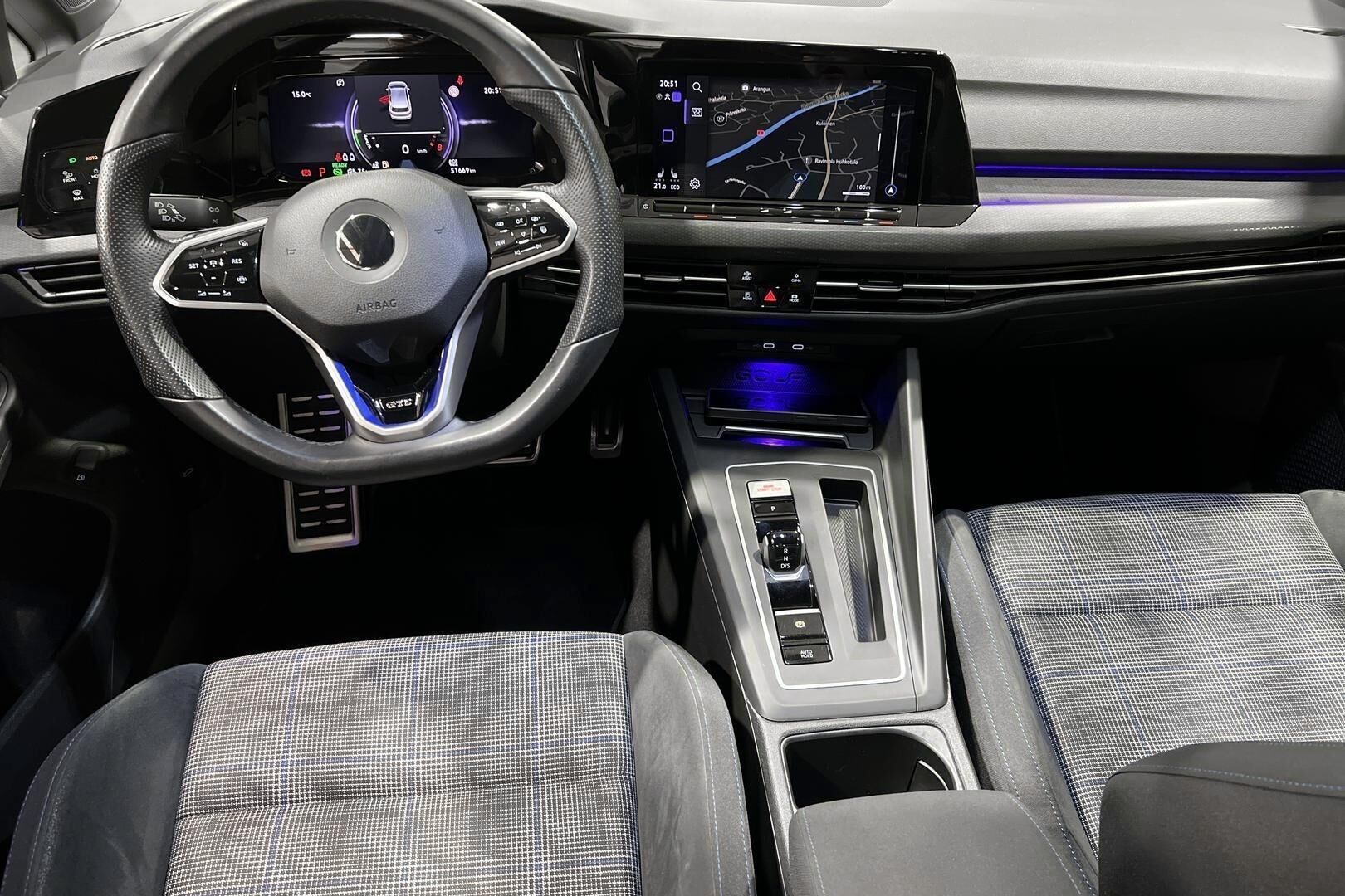 VOLKSWAGEN GOLF iso kuva 11