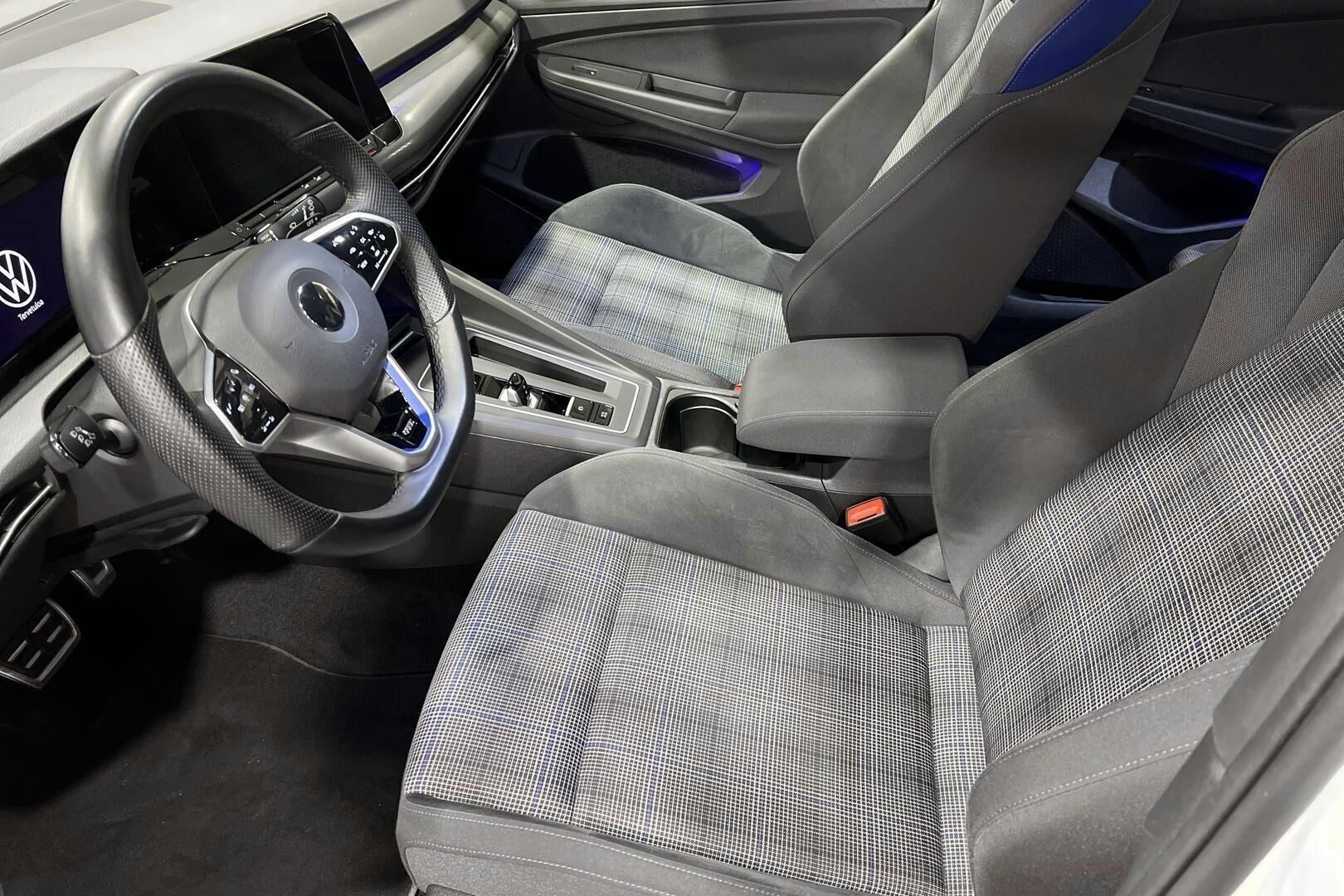 VOLKSWAGEN GOLF iso kuva 9