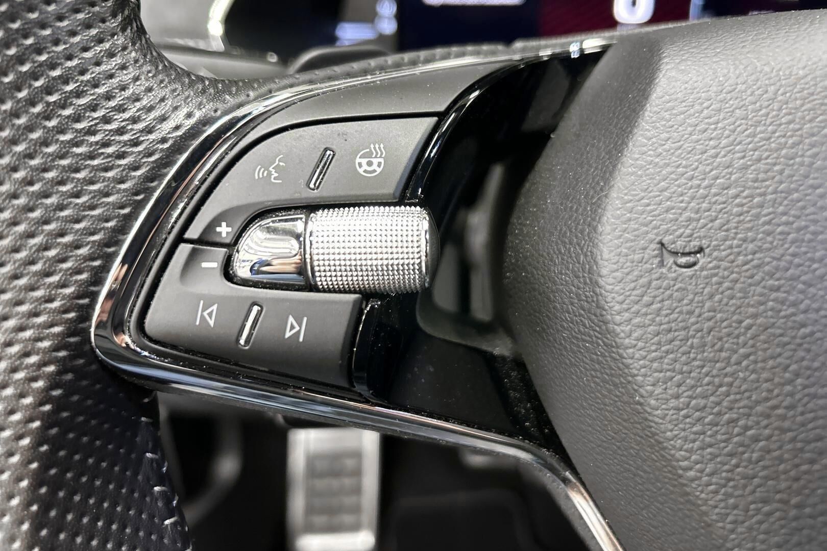 SKODA OCTAVIA iso kuva 17